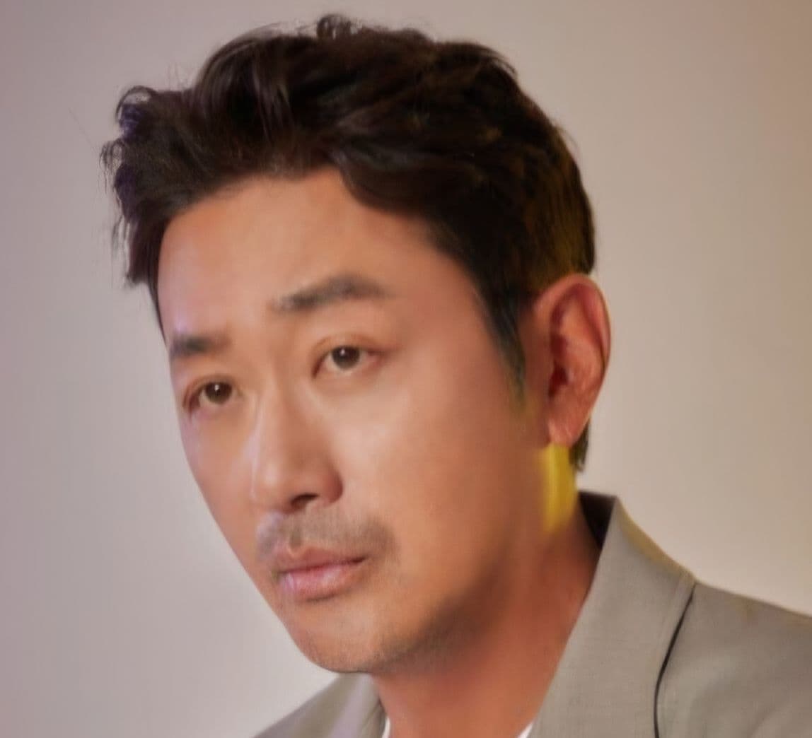 결국 부산 북구갑 국회의원 보궐 선거 출마를 선택하다니, 하정우 정말 실망이다.