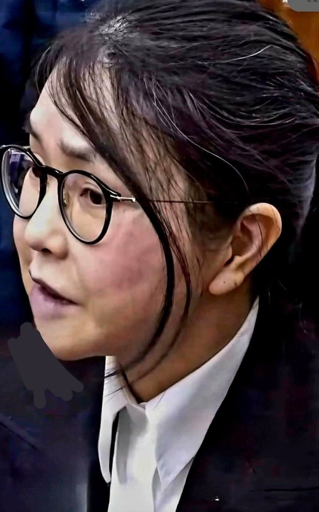 실리콘 적당히 넣자. 김건희!