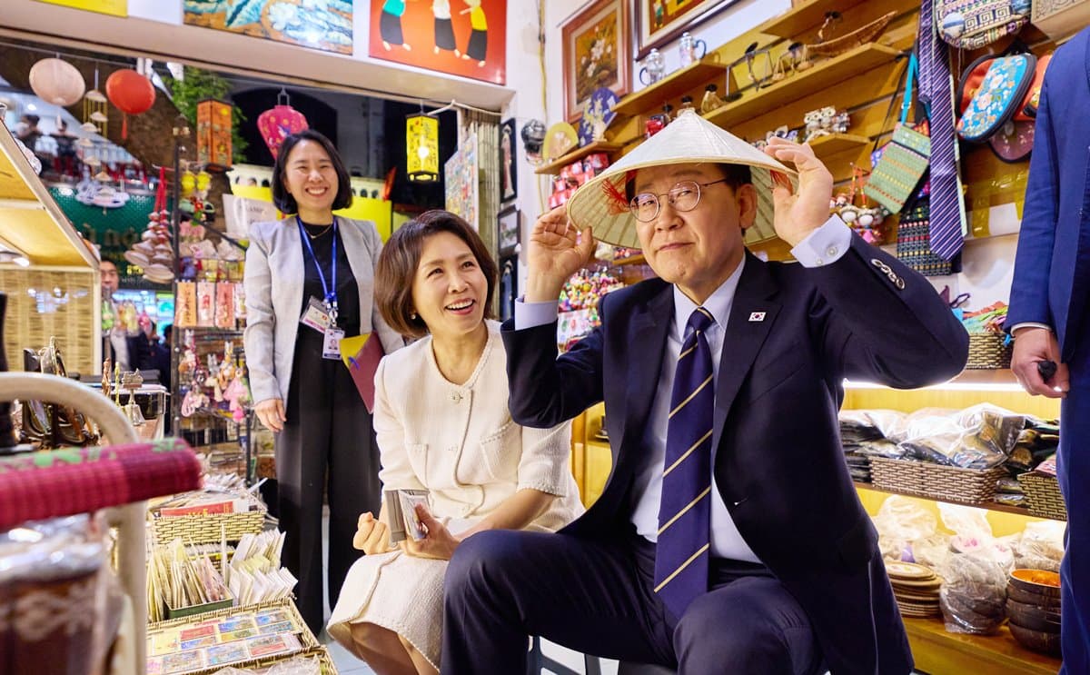 베트남 여행 중인 한국 대통령
