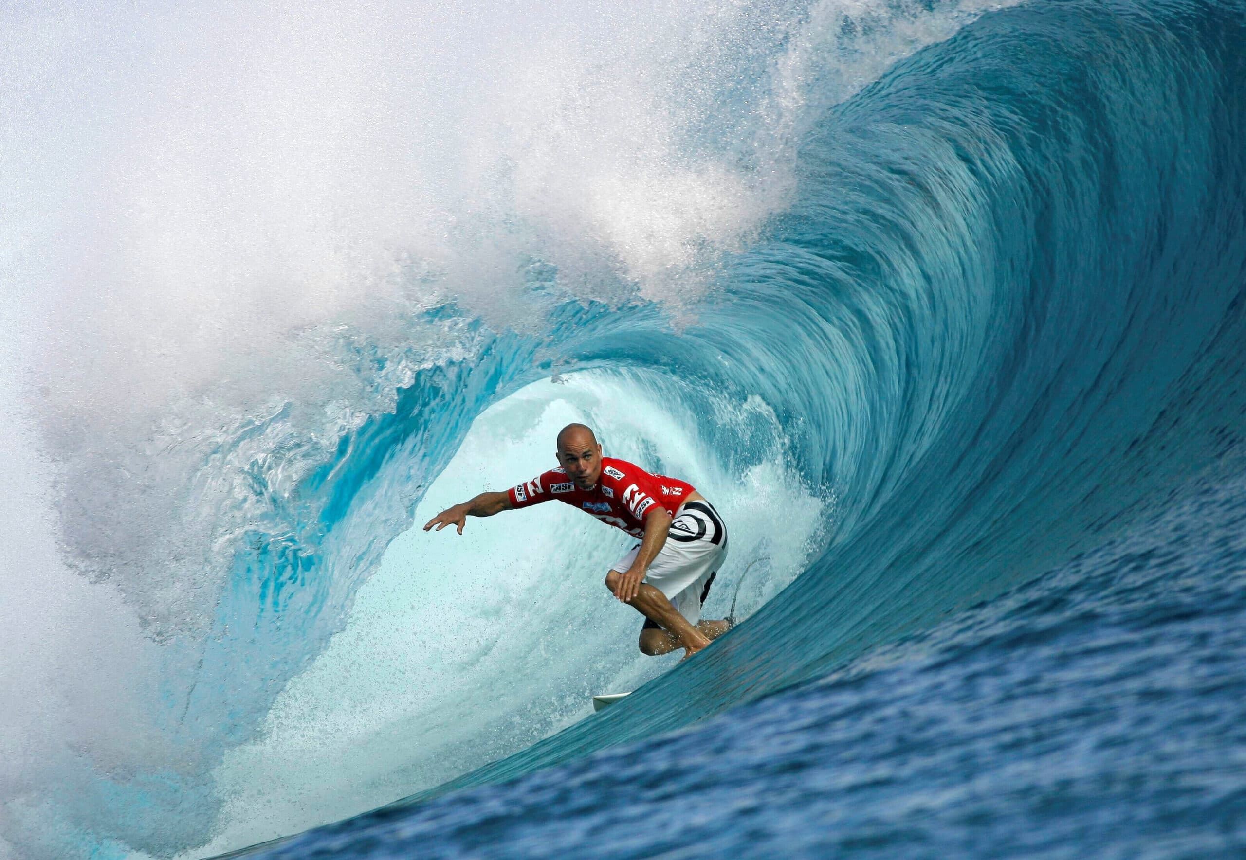 54세 켈리 슬레이터, 다시 거친 파도에 도전한다